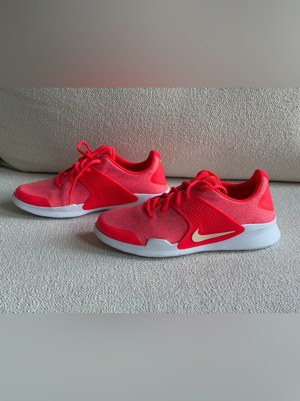 Nike Men's Bright Red Low-Top Sneakers BRAND NEW